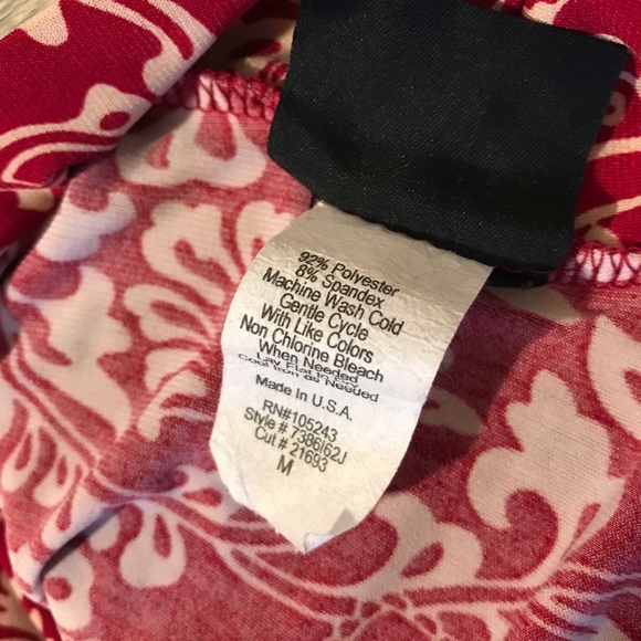 TRADED JKLA red and cream top. - Picture 4 of 4